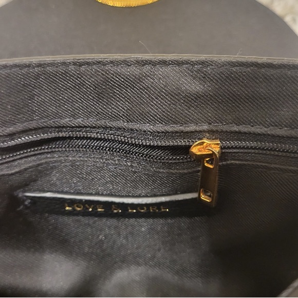 Nwot Love  Lore gold chain crossbody - Picture 6 of 8